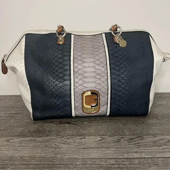 GUESS Satchel Handbag - Picture 4 of 11